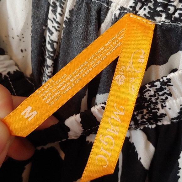 Black and white Bohemian maxi skirt - Picture 2 of 4